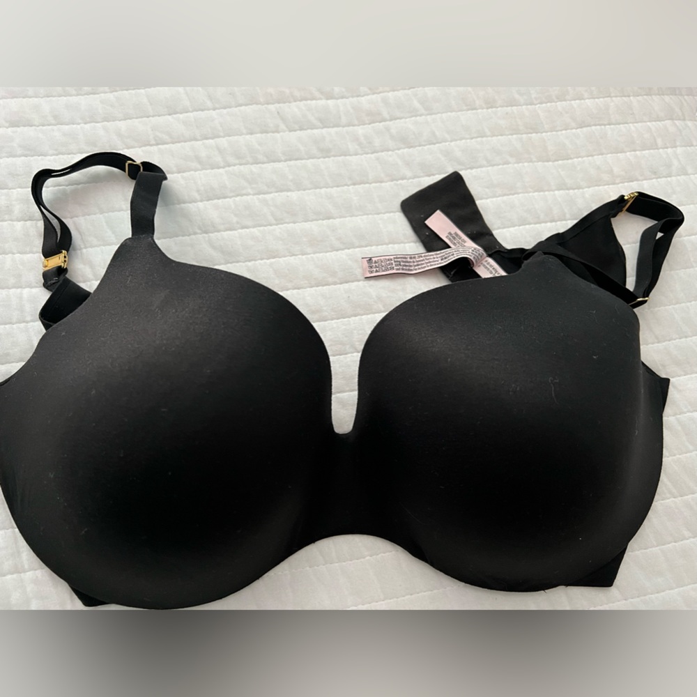 Gently worn Victoria’s Secret Incredible Lined Demi Underwire Bra 36DDD, Black